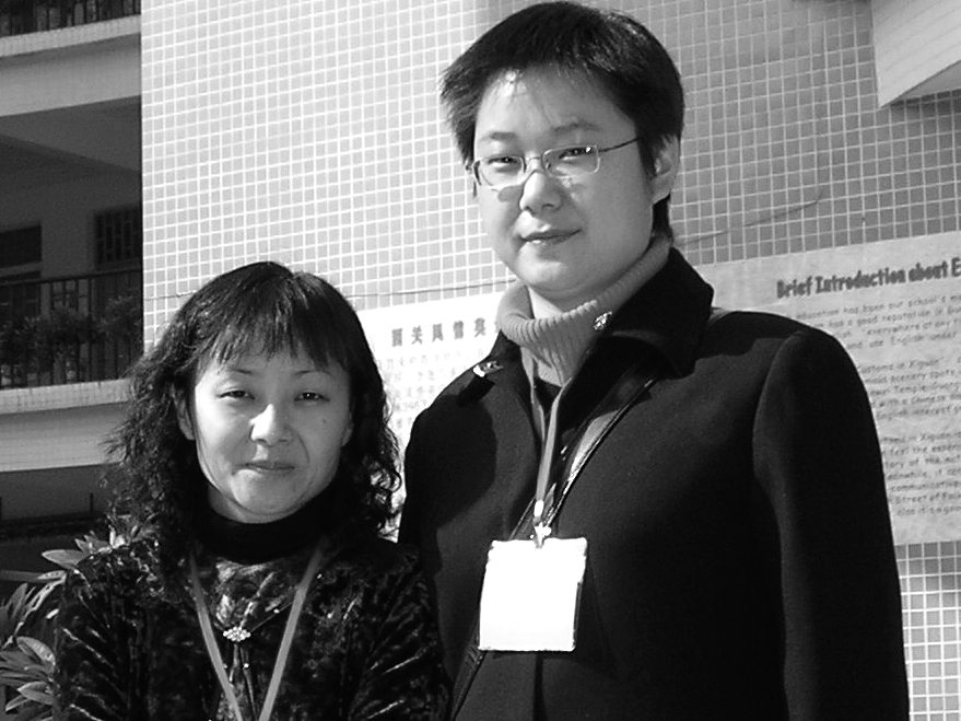 西典实验小学的孔黛拉(Stella Kong)(左)和李明(Li明明)可以通过stella@ied.edu.hk联系到。